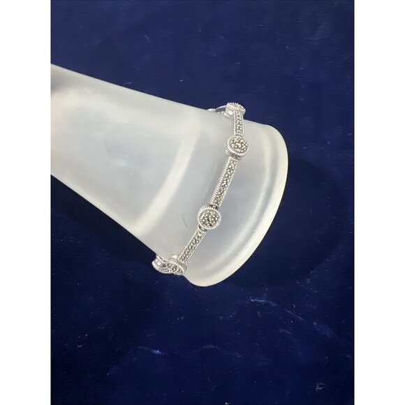 Exquisite Sterling Silver Narrow Knot Marcasite 7" Bracelet - Picture 7 of 11